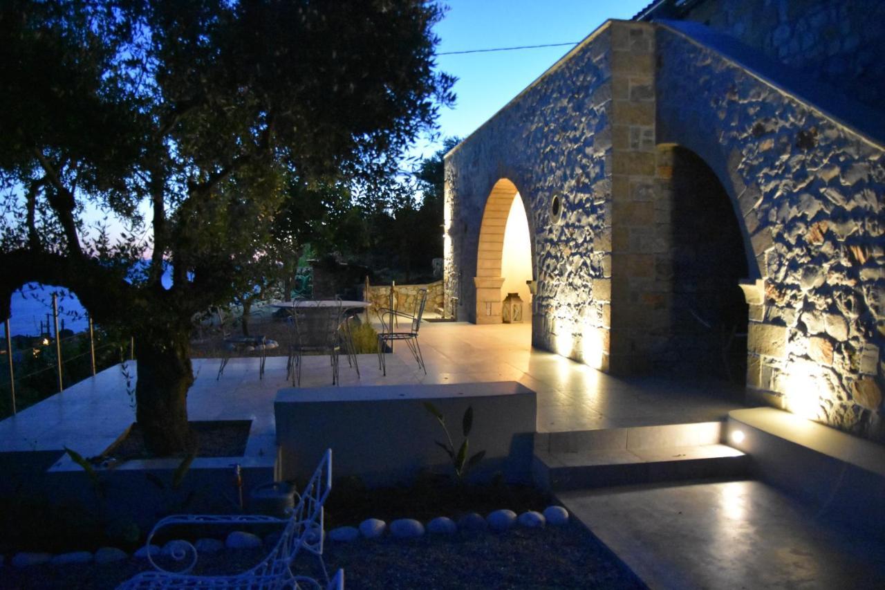 Villa Athina'S Stone House In Kardhamili Esterno foto