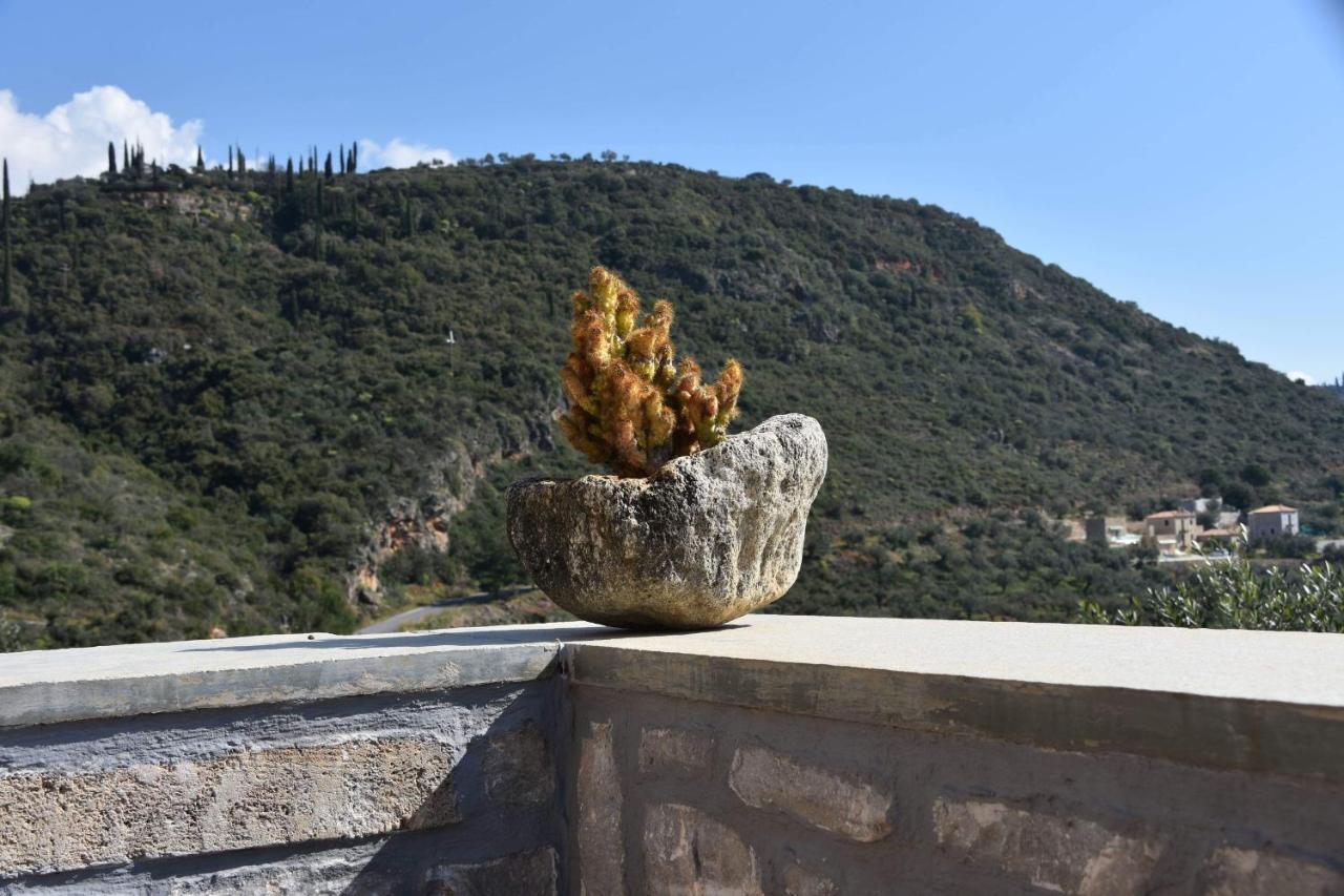 Villa Athina'S Stone House In Kardhamili Esterno foto