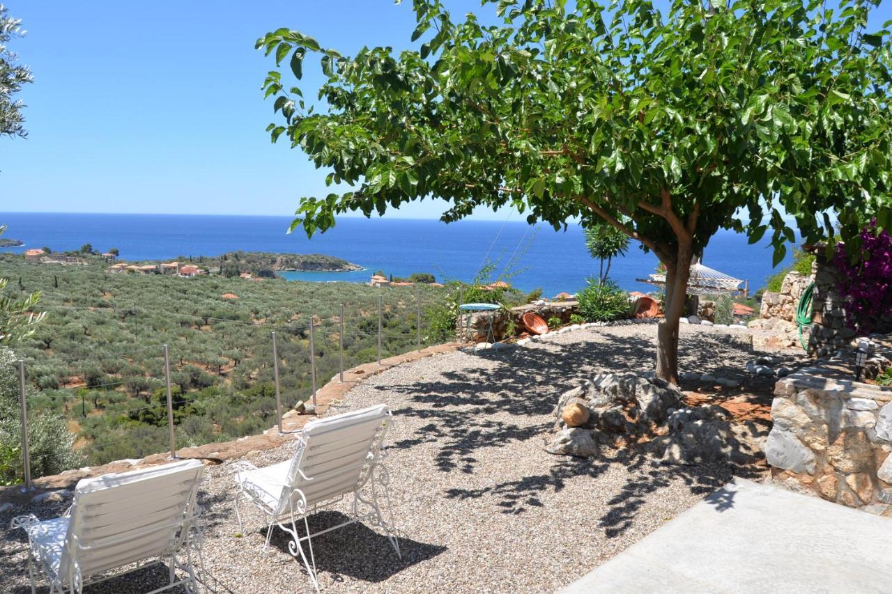 Villa Athina'S Stone House In Kardhamili Esterno foto