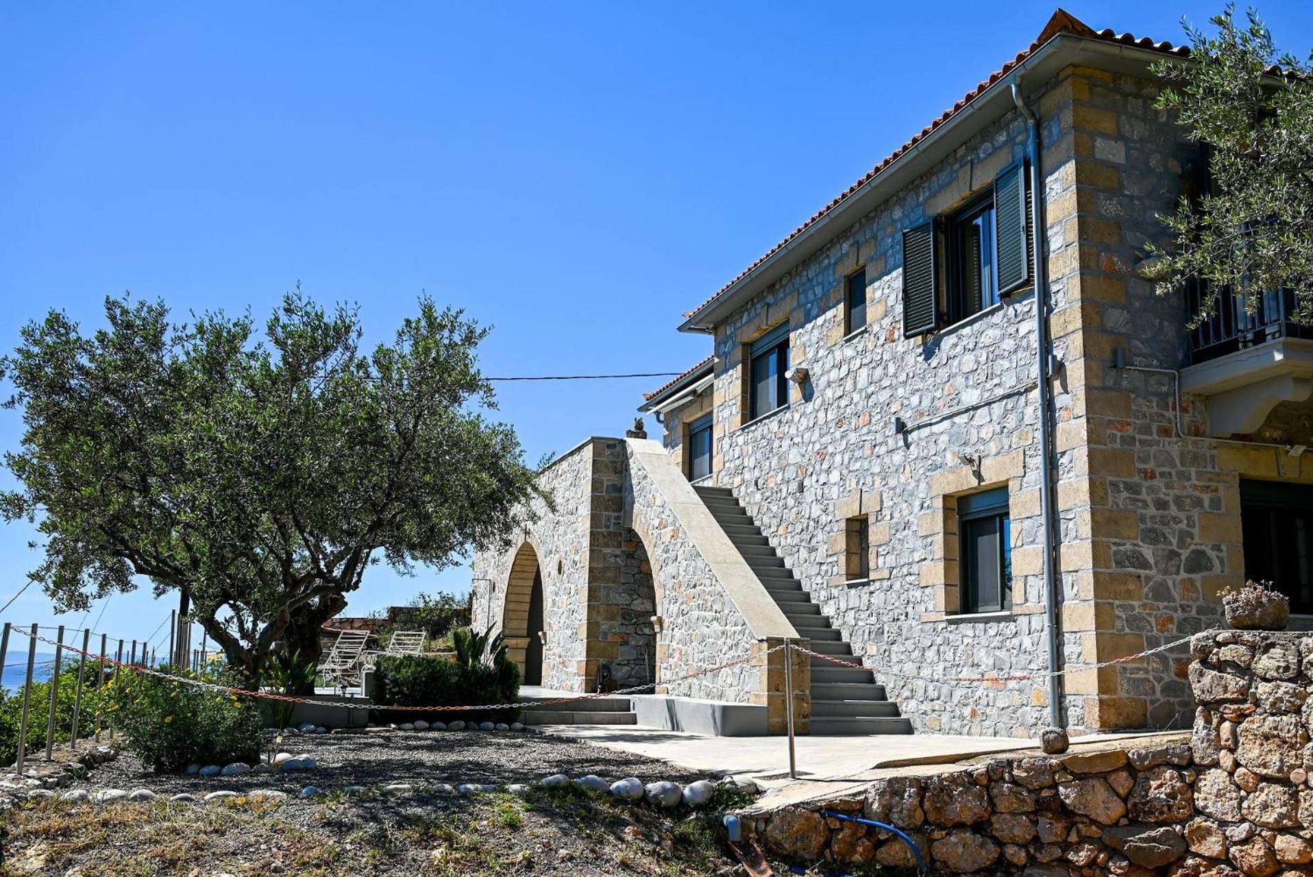 Villa Athina'S Stone House In Kardhamili Esterno foto