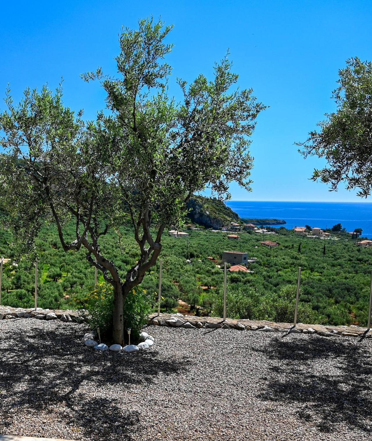 Villa Athina'S Stone House In Kardhamili Esterno foto