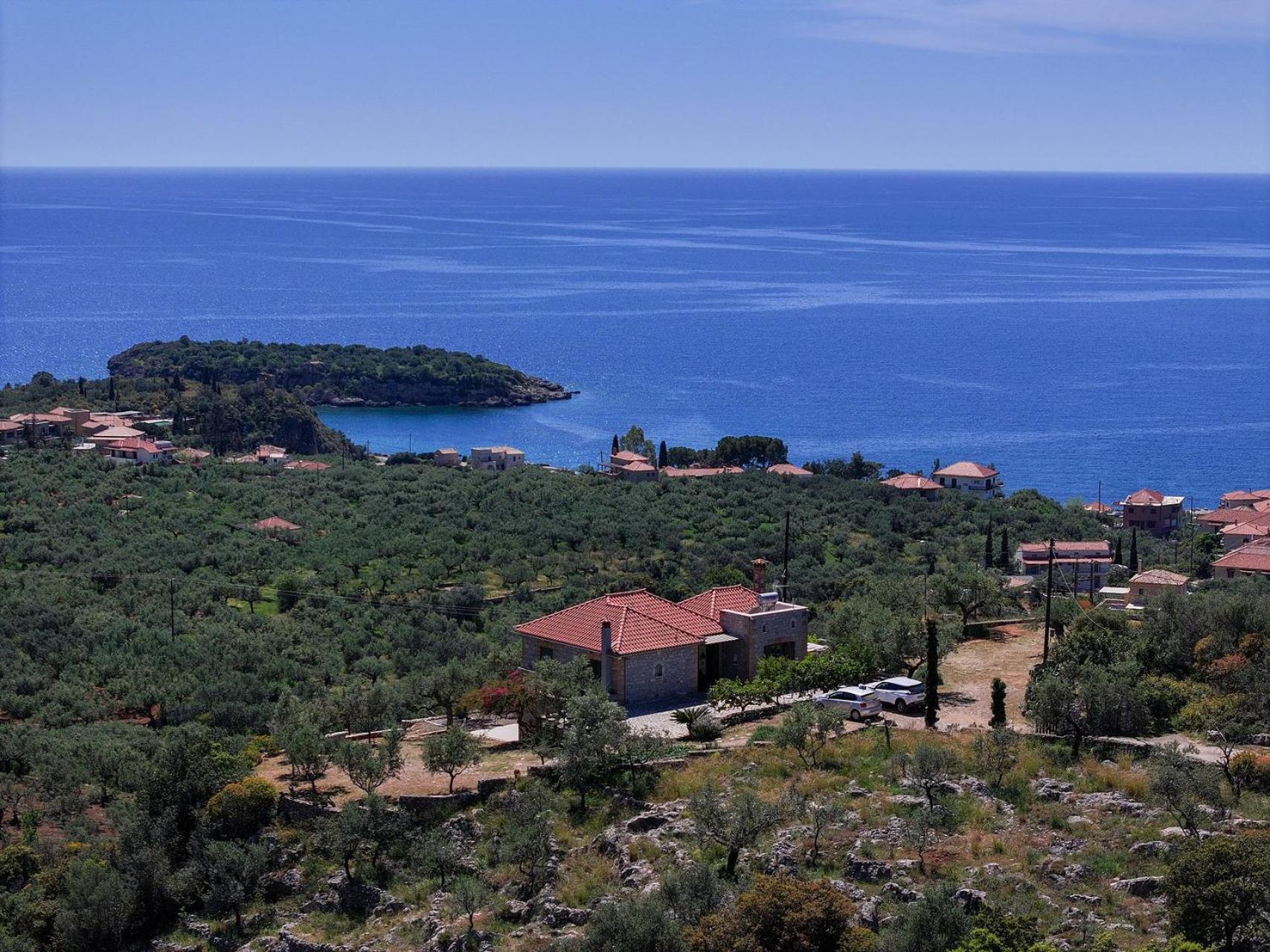 Villa Athina'S Stone House In Kardhamili Esterno foto