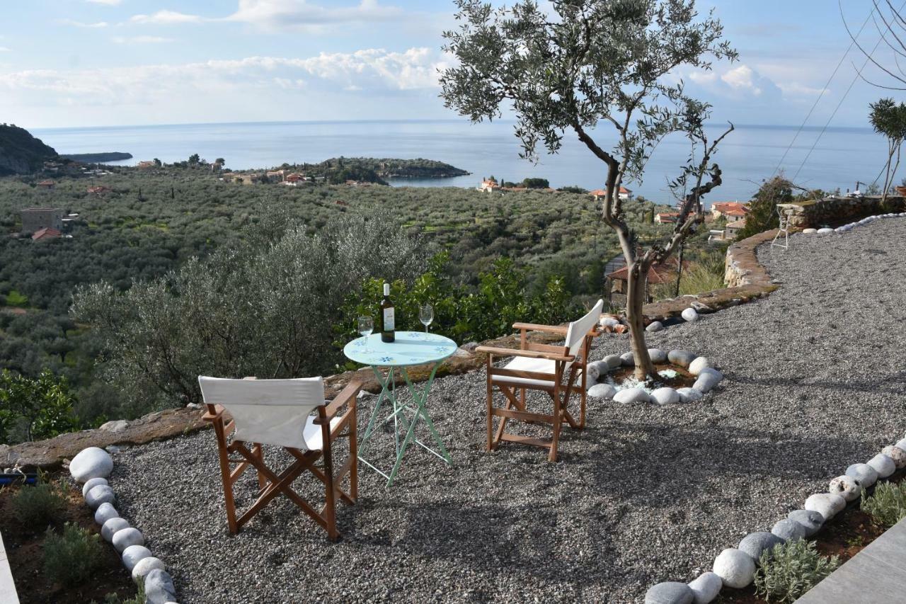Villa Athina'S Stone House In Kardhamili Esterno foto