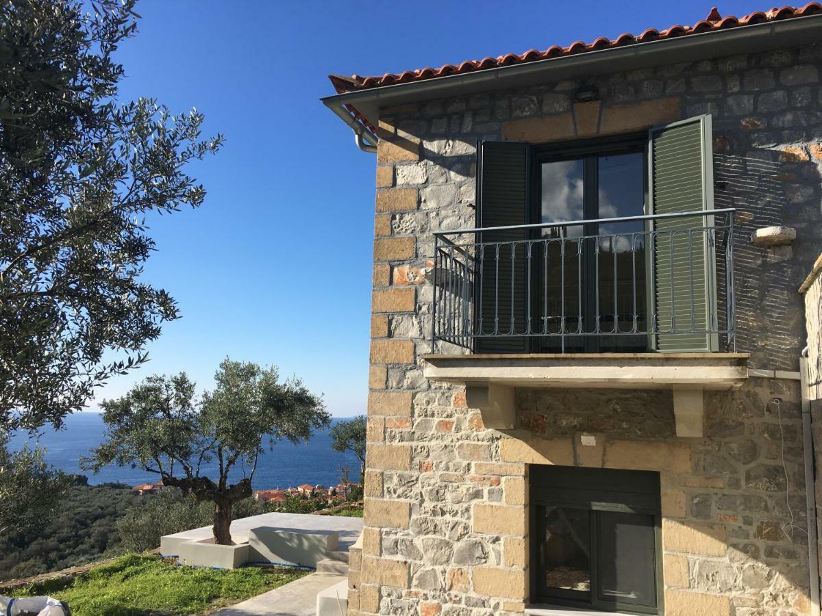 Villa Athina'S Stone House In Kardhamili Esterno foto