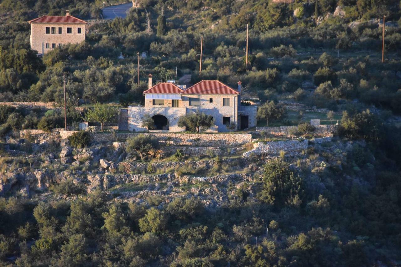 Villa Athina'S Stone House In Kardhamili Esterno foto