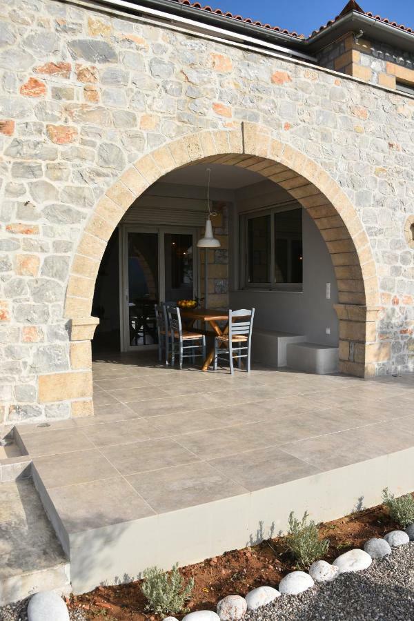 Villa Athina'S Stone House In Kardhamili Esterno foto