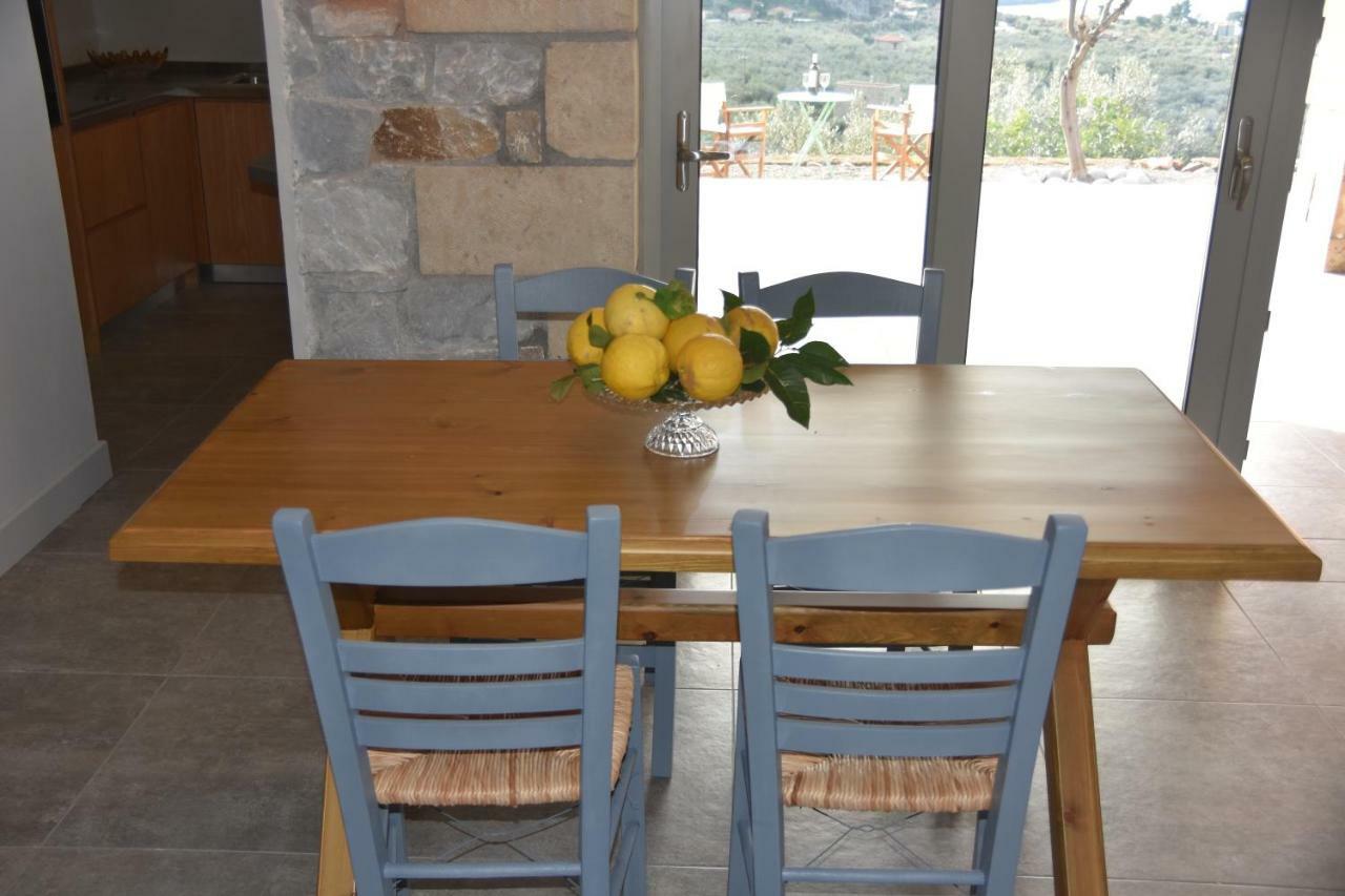 Villa Athina'S Stone House In Kardhamili Esterno foto